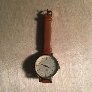 Women's H&M Quartz WR Analog Watch 1 1/2" Dial Casual Round Watch Brown Band